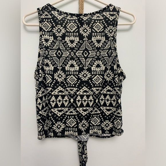 Forever 21 tank top - Picture 2 of 3